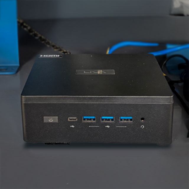 버스 안에 설치된 제어 처리 컴퓨터