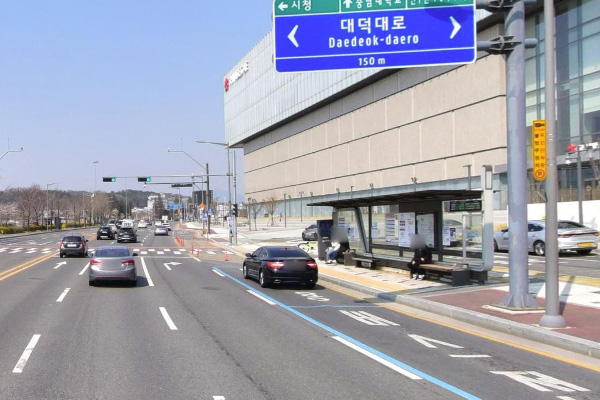 신세계백화점 정류장 전경